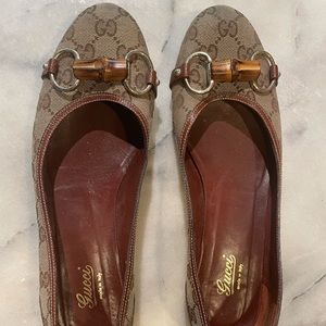 Gucci Classic Bamboo bit Logo flats. Size 10 . Excellent condition.
